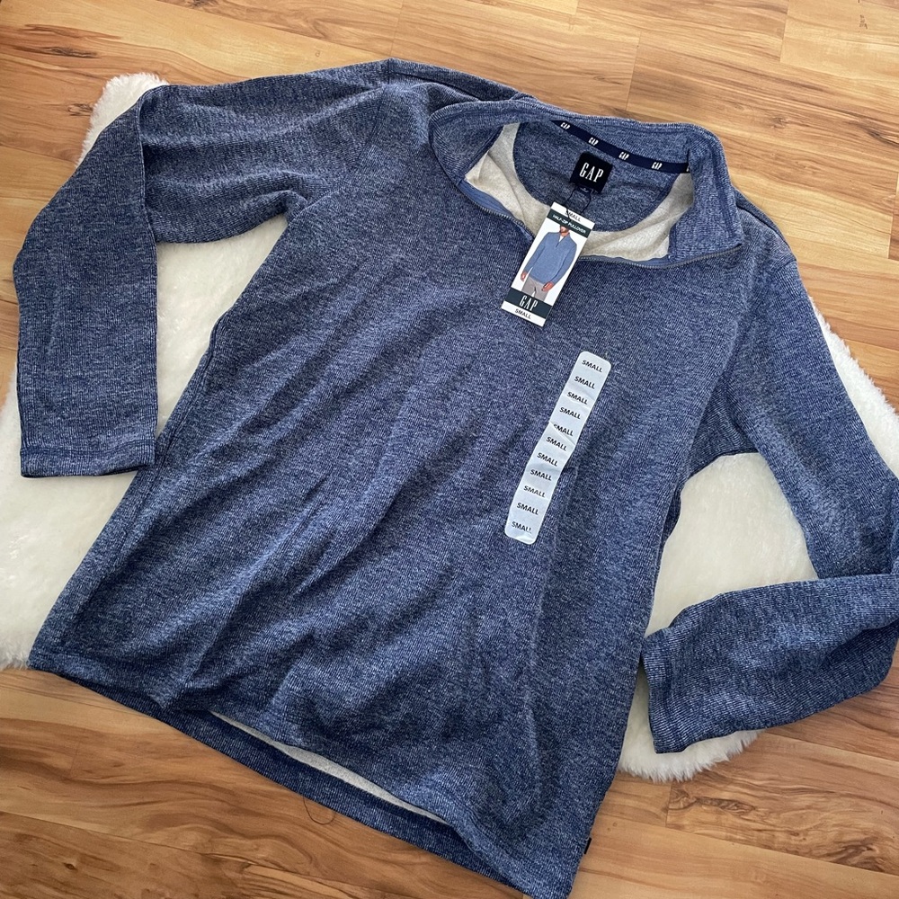 NWT Gap pullover